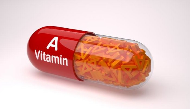 Thường xuyên tạo thói quen cho trẻ uống vitamin để bảo vệ sức khỏe đôi mắt