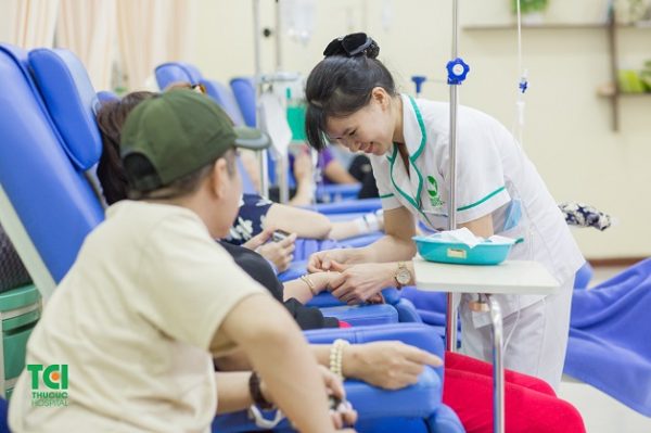 Hóa trị chữa ung thư cần lưu ý gì
