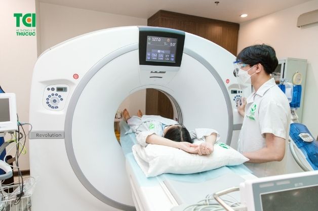 Bệnh nhân thực hiên chụp citi sọ não để kiểm tra tình trạng tổn thương vùng đầu và mặt