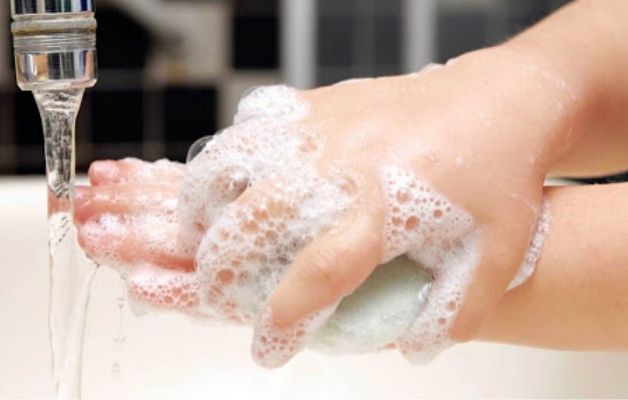 Cách chữa lẹo mắt trẻ em