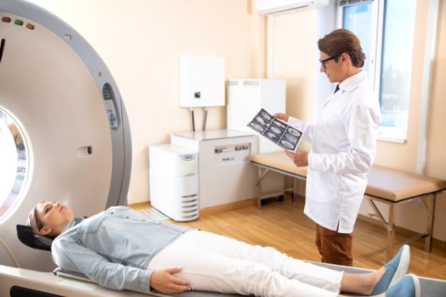 Chụp cắt lớp vi tính sọ não được áp dụng phổ biến ở nhiều trường hợp bệnh nhân gặp chấn thương ở sọ não