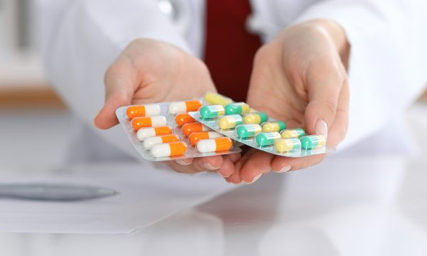 Điều trị viêm loét dạ dày bằng thuốc