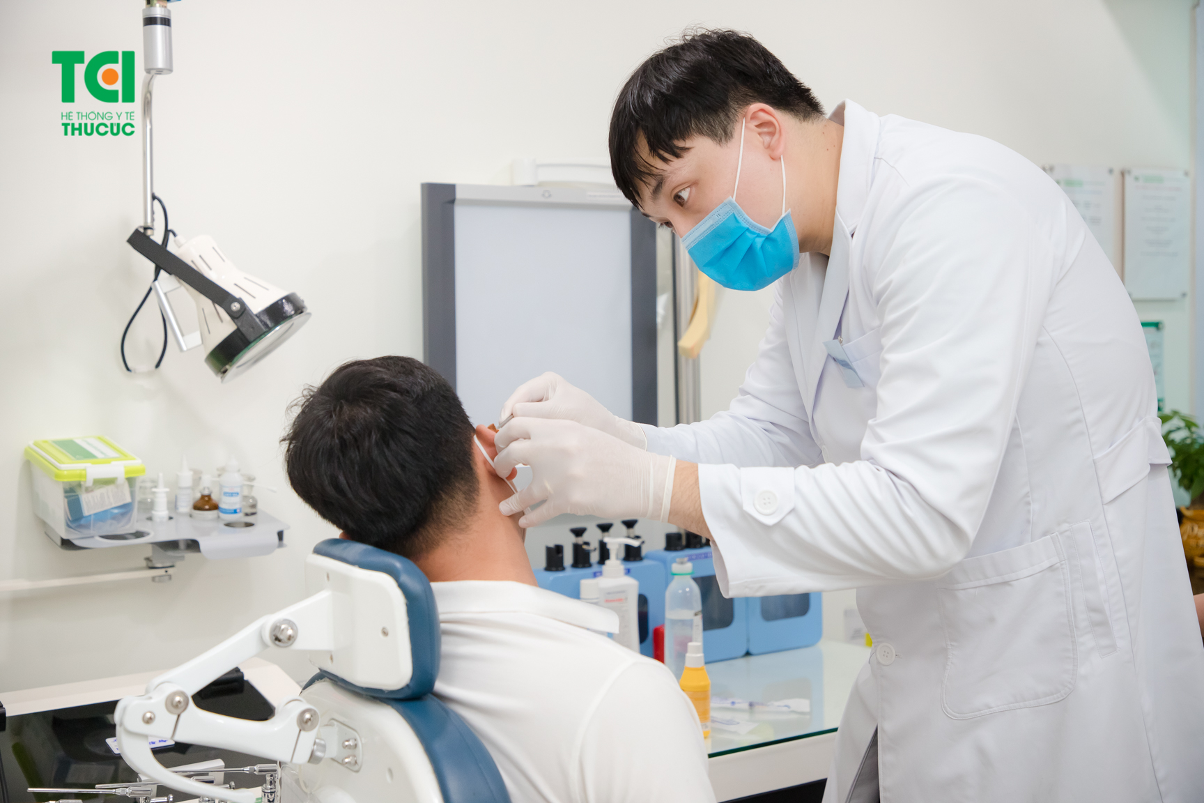Khi có khối u ở vành tai hoặc vành tai xuất hiện những dấu hiệu bất thường, người bệnh cần liên hệ ngay với cơ quan y tế uy tín