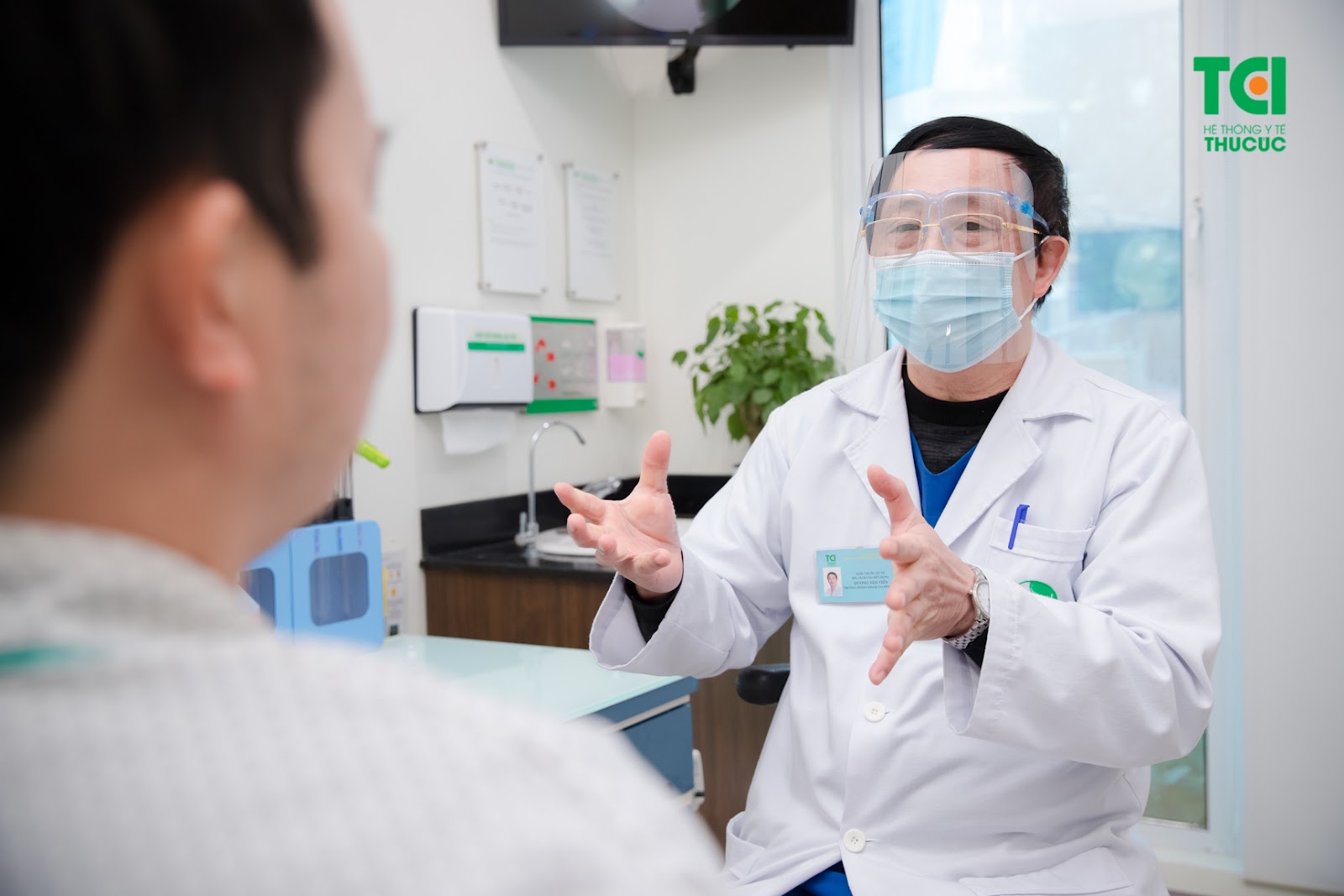 Người bệnh cần có sự tư vấn của bác sĩ khi sử dụng thuốc điều trị viêm mũi dị ứng