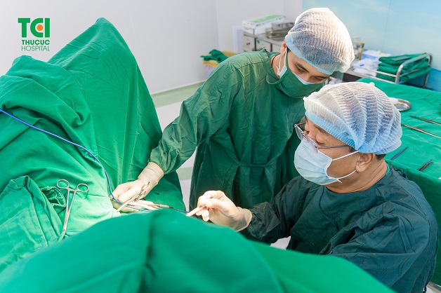 Một ca phẫu thuật trĩ diễn ra nhanh chóng tại Thu Cúc TCI