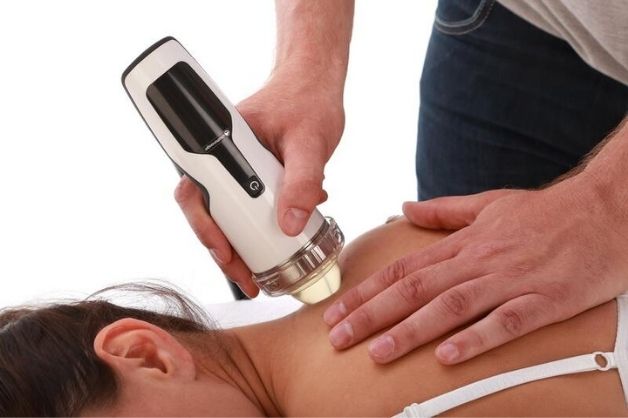 Vật lý trị liệu điều trị thoái hóa cột sống cổ thông qua việc hỗ trợ các thiết bị y tế
