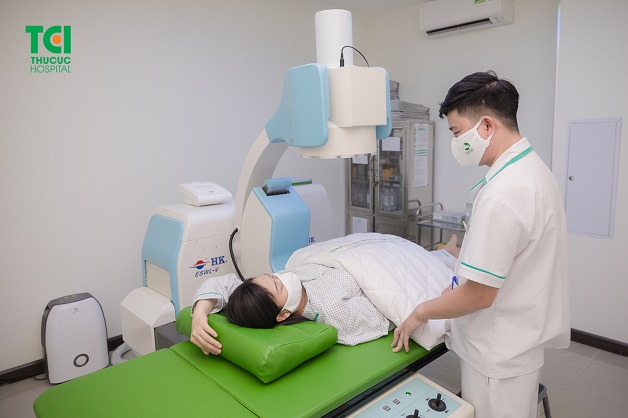 điều trị sỏi niệu quản 1/3 trên