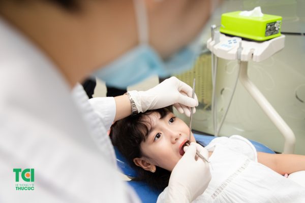 trẻ em bị hôi miệng