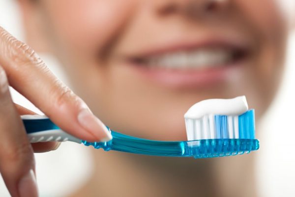Chăm sóc răng miệng khoa học là cách tốt nhất ngăn chặn sự phát triển của vi khuẩn