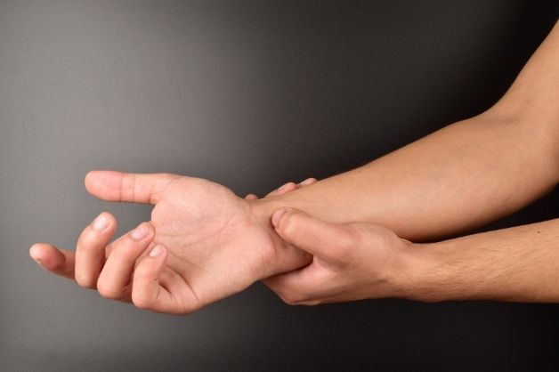 Bấm huyệt giúp dễ ngủ và có giấc ngủ ngon hơn.