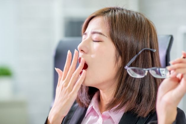 Cách chữa mất ngủ trưa nhờ tập thói quen ngủ đúng giờ