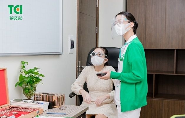 Bị lồi mắt