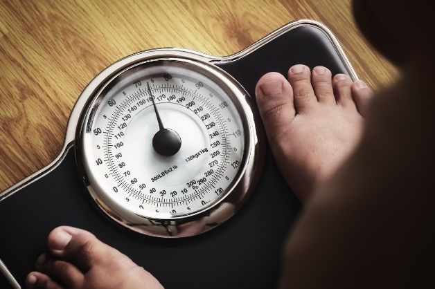 Tình trạng mất ngủ, sụt cân có thể gây nguy hiểm nếu kéo dài