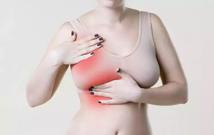 Mẹ bị tắc tia sữa nguy cơ cao sẽ gặp các biến chứng: mất sữa, áp xe vú, viêm tuyến vú, xơ hóa tuyến vú, u xơ tuyến vú,..