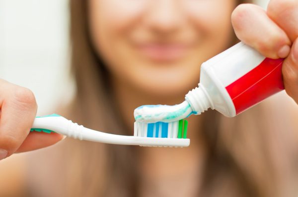 Chăm sóc răng miệng đúng cách để vết thương sau khi nhổ răng nhanh hồi phục