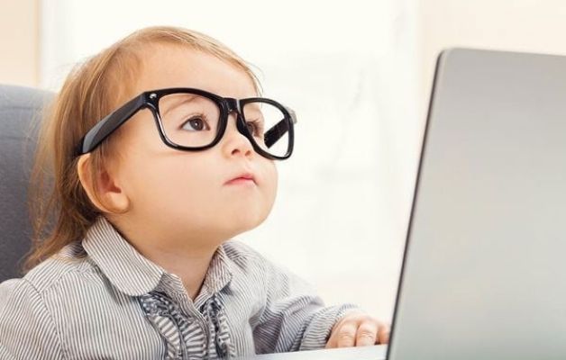 tật khúc xạ mắt ở trẻ em