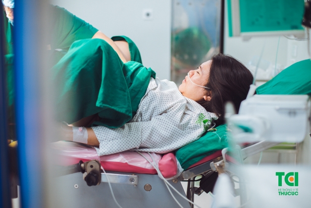 Biết cách điều chỉnh nhịp thở từ giai đoạn chuyển dạ cho đến khi vượt cạn là một trong những kinh nghiệm đẻ thường mẹ nên