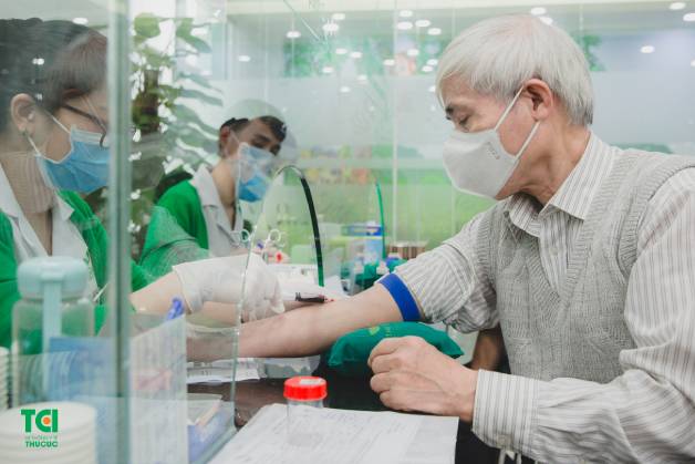 xét nghiệm máu tầm soát ung thư