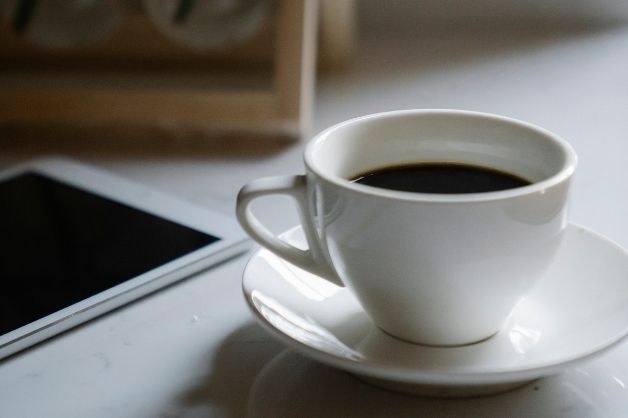 cafe hòa tan chứa caffeine thấp giúp hạn chế gây mất ngủ