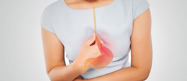 Đau thượng vị là dấu hiện dễ nhận biết nhất khi bị viêm loét dạ dày