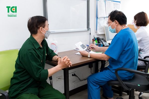 khám sức khỏe miễn phí cho người cao tuổi