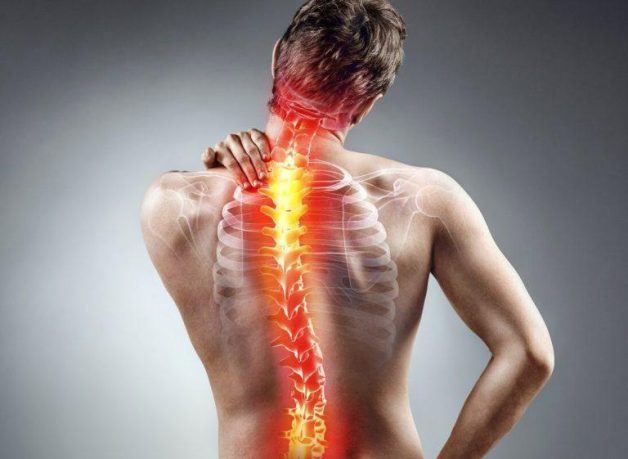 Thoái hóa cột sống không chỉ gây đau nhức mà còn làm giảm khả năng vận động của người bệnh. Hai dạng thoái hóa thường gặp là thoái hóa cột sống lưng và thoái hóa cột sống cổ