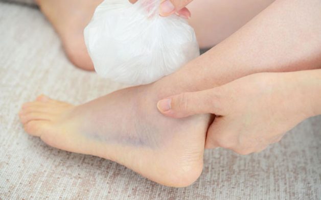 Chườm đá có thể giúp thuyên giảm đau hiệu quả