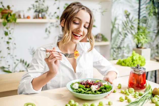 Cải thiện tình trạng đau đầu bằng cách thay đổi thói quen sinh hoạt và ăn uống lành mạnh