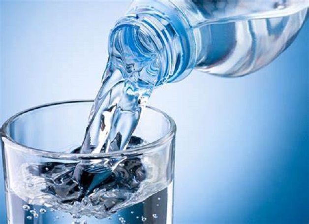 Nên uống nhiều nước mỗi ngày