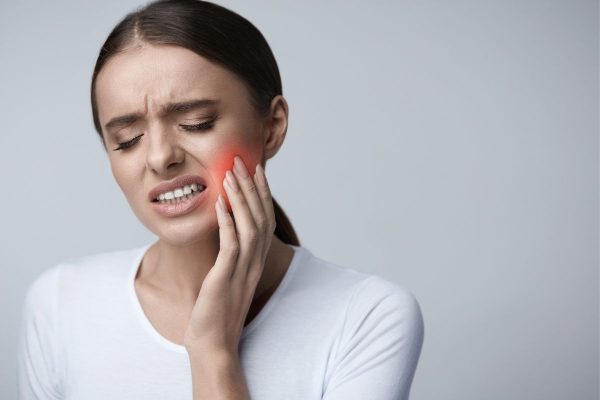 Sâu răng lâu năm ảnh hưởng lớn tới sức khỏe và tiềm ẩn nhiều nguy cơ biến chứng