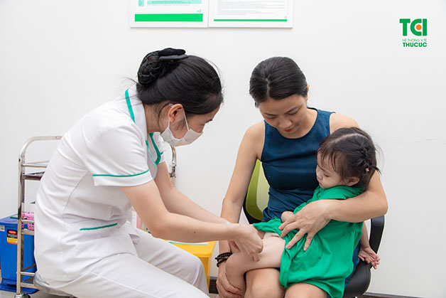 Tiêm thủy đậu được thực hiện cho đối tượng trẻ em từ 12 tháng tuổi trở lên