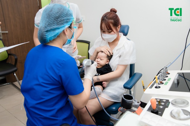 khám sức khoẻ tổng quát cho trẻ sơ sinh