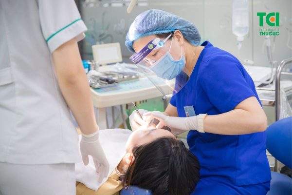 Điều trị viêm chân răng tại nha khoa với bác sĩ chuyên môn cao