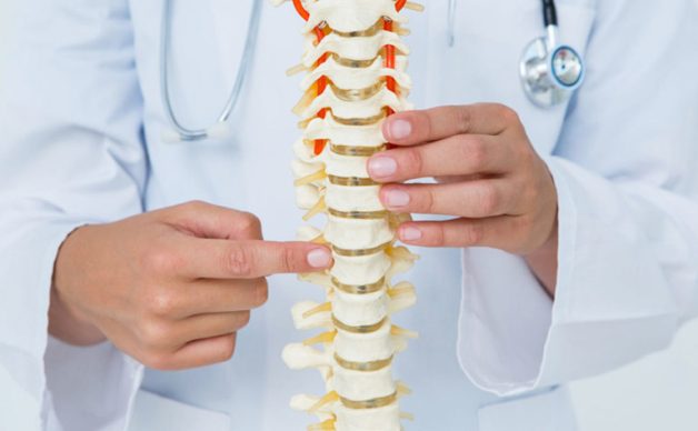 Đốt sống cổ và đốt sống lưng là hai nơi dễ bị vôi hóa nhất