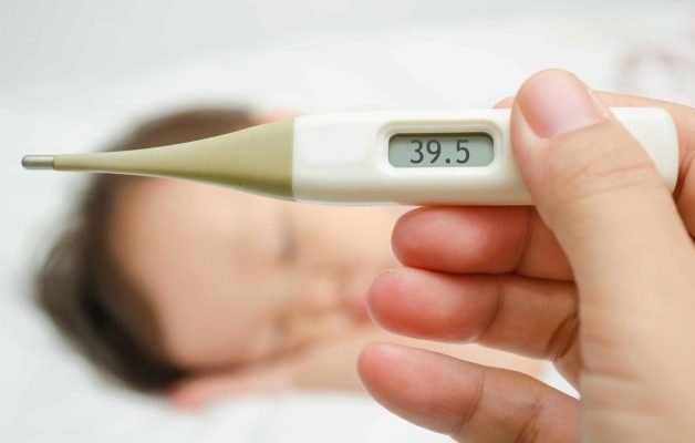 Sốt là dấu hiệu nhận biết điển hình của mọi dạng viêm hầu họng