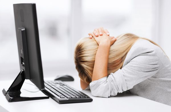  Hãy giảm bớt áp lực công việc đó là một trong những cách chữa bệnh mất ngủ cho bạn