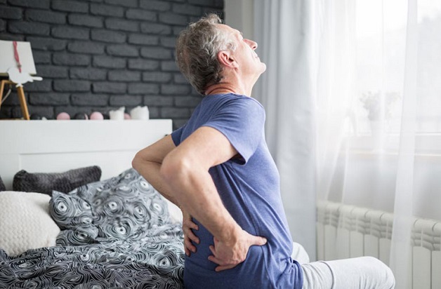 nguyên nhân khiến người già bị mất ngủ