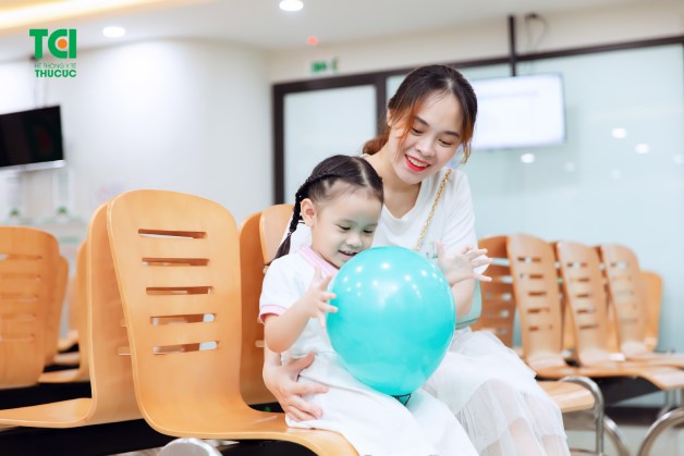 có nên cho bé đi khám tổng quát