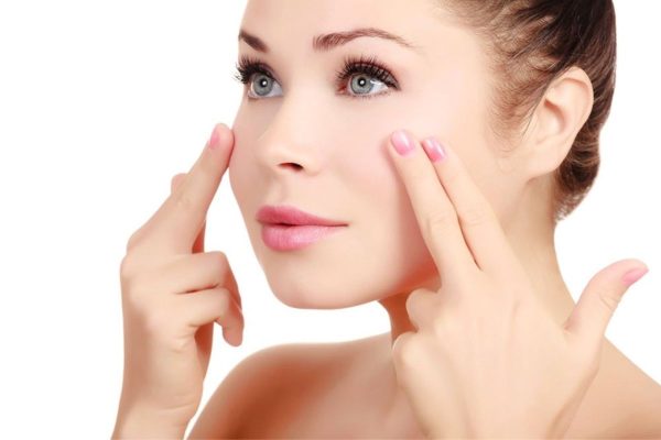 Chăm sóc, massage vùng mắt thường xuyên để ngăn ngừa nguy cơ mắc tăng nhãn áp