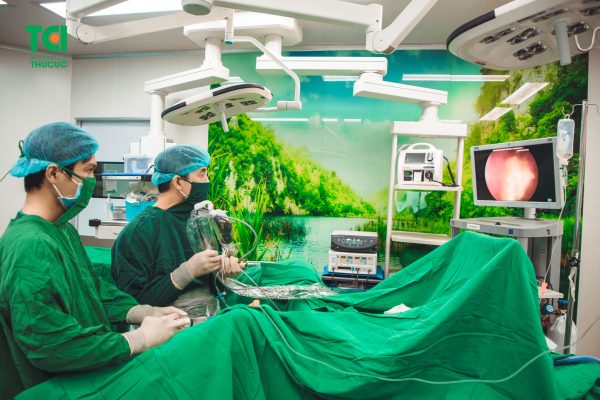 phương pháp tán sỏi ngược dòng