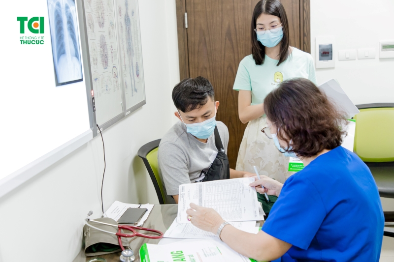 Bác sĩ tại TCI tư vấn cách duy trì sức khỏe tốt