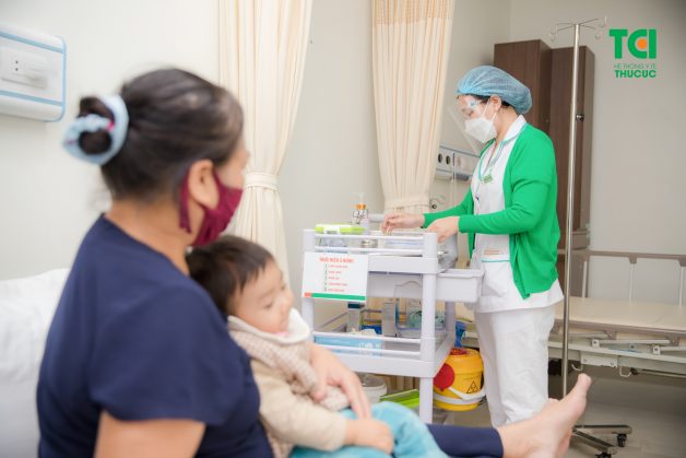 điều trị viêm tiểu phế quản cho trẻ