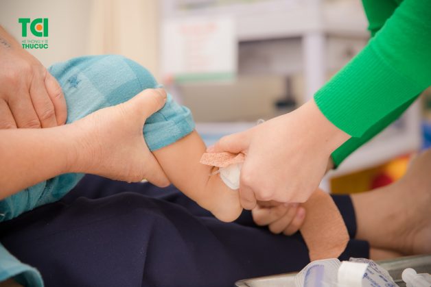 điều trị viêm tiểu phế quản cho trẻ