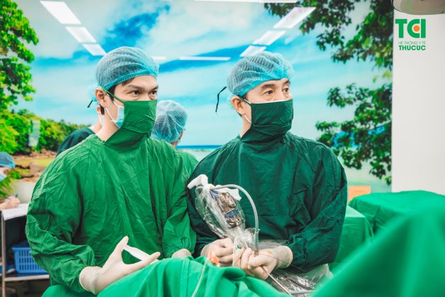 Đau sau tán sỏi niệu quản nội soi ngược dòng và phương hướng xử lý