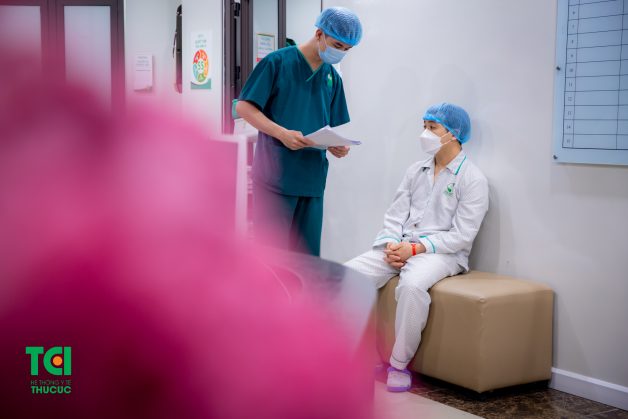 Anh Hoàng bị viêm Amidan quá phát có chỉ định phẫu thuật Amidan