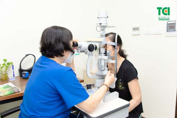 Chỉ định phẫu thuật bởi bác sĩ nhãn khoa sau khi thăm khám kỹ lưỡng 