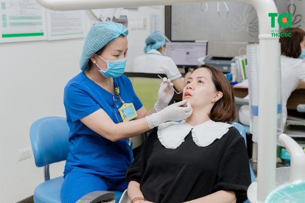 sưng nướu răng có mủ