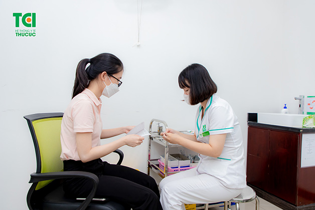 Chị em nên tiêm phòng đầy đủ, kể cả khi đã từng bị bệnh hoặc từng nhiễm virus HPV