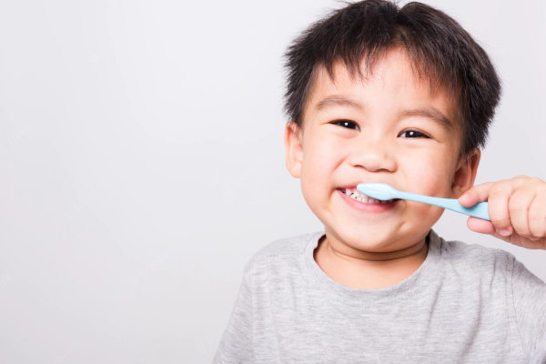 Chăm sóc sức khỏe răng miệng trẻ em bằng việc hướng dẫn trẻ chải răng đúng cách