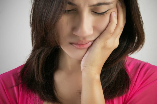 Triệu chứng điển hình của u xương hàm ác tính giai đoạn nặng là đau dữ dội